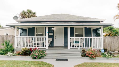 Family Blue Home 6Beds&2Baths Olas Boulevard