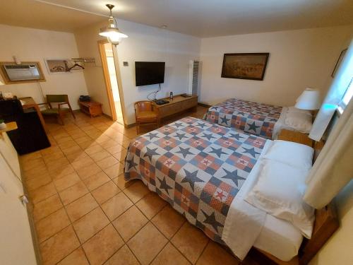 Classic Quadruple Room