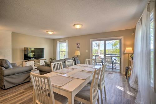 Waterfront Cottage with Boat Dock and 3 Decks! in 南丘