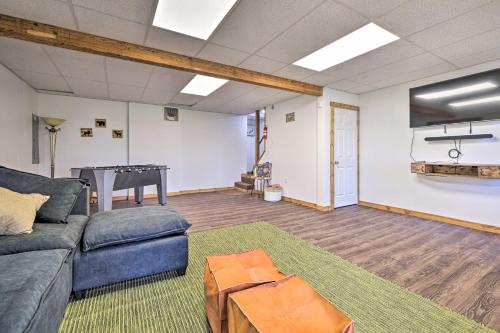 Pocono Retreat, 1 Mi to State Park and Ski Access! Pocono Retreat, 1 Mi to State Park and Ski Access!
