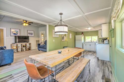 Stunning 2-Building Rental - Walk to Marina! in Livingstona (TN)