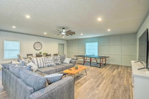 Stunning 2-Building Rental - Walk to Marina! in Livingstona (TN)