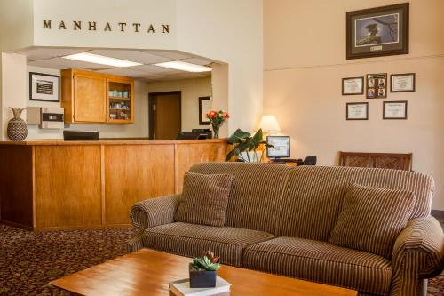 大堂, 曼哈頓溫德姆速8酒店 (Super 8 By Wyndham Manhattan Ks) in 曼哈頓 (KS)