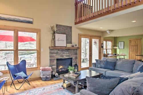 Wintergreen Resort Cabin Near the Slopes! in Mount Torry Furnace, USA