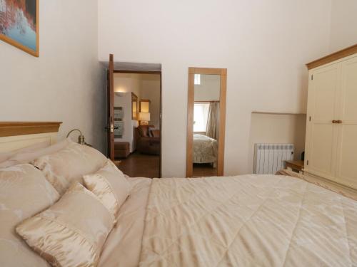 Topiary Cottage Topiary Cottage