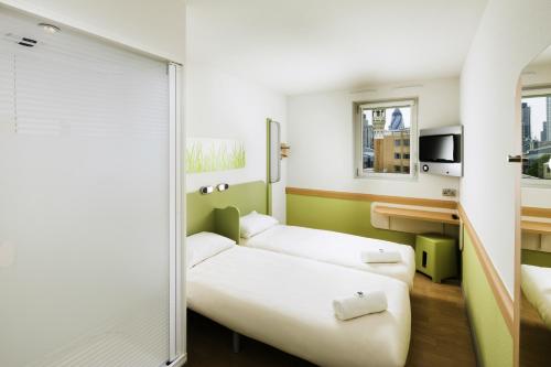 ibis budget Hotel Edinburgh Park - image 9