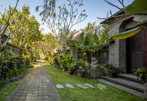 Ubud Raya Resort