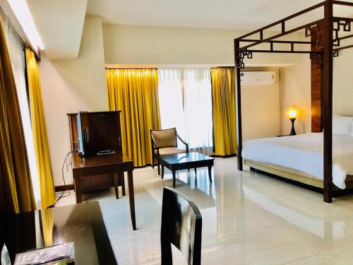 room detail thumbnail 1