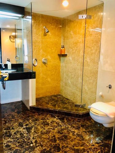 room detail thumbnail 2