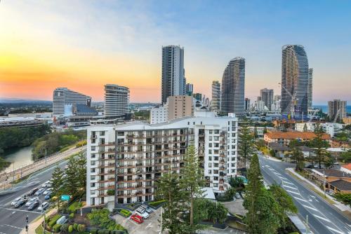 Modern 3 Bedroom Apartment with Ocean views - CoastHM