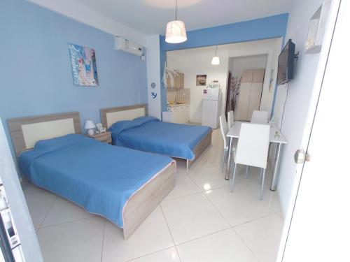  Santorini Apartment in Nea Kallikratia