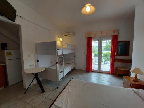 Apocalypsis Studios-Apartments