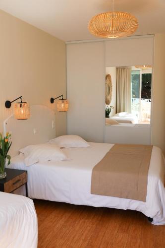 Triple Room with Sea View - First Floor image 4