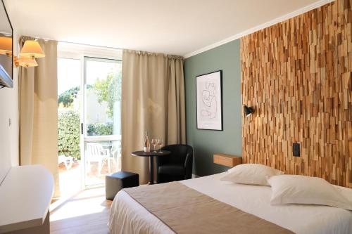 Double Room  sea side  - Ground Floor image 6