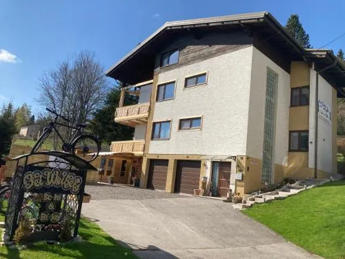 WeiXL Schi&Bike Appartements-Bike in&Bike out neben Wexl Trails Bikepark in Sankt Corona am Wechsel, Österreich
