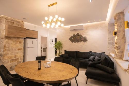 אצולת הכיכר b in Safed