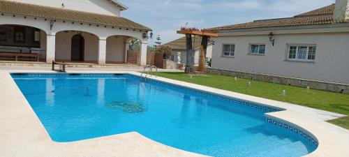  VILLA MATILDE 14 PERSONAS PISCINA PRIVADA, Unterkunft in Santa Oliva
