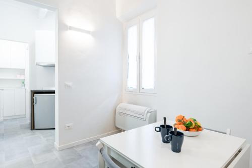 One-Bedroom Apartment image 3
