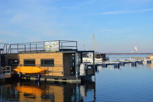 Hausboot Saale-Unstrut - Hotel - Braunsbedra