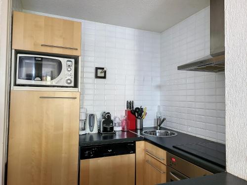 Konyha, APPARTEMENT DUPLEX SPACIEUX -SAINT JEAN D'AULPS STATION-PROCHE MORZINE - 6-8 pers-RELAIS D7 in Le Biot