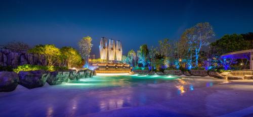 水上乐园, 芭提雅格兰德中心太空酒店 (Grande Centre Point Space Pattaya) in 芭堤雅