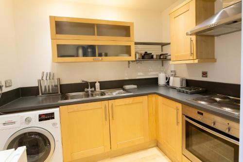 Modern Spacious studio close to station