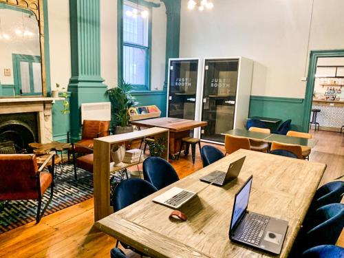 Üzleti központ, Roamer St Kilda in St. Kilda