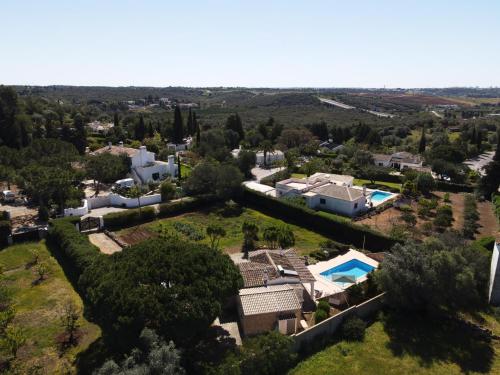 Exterior view, Villa Laranjal in Cabeco Esteves
