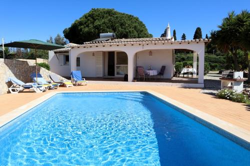 Exterior view, Villa Laranjal in Cabeco Esteves