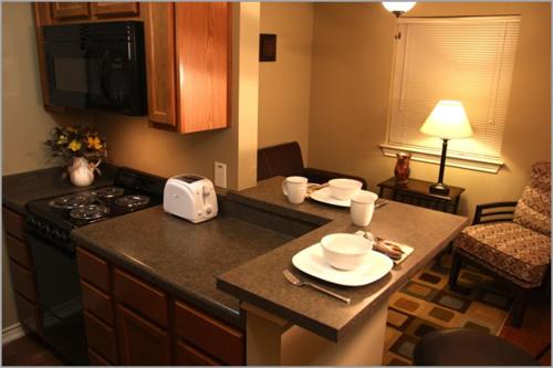 Eagles Den Suites at Cotulla