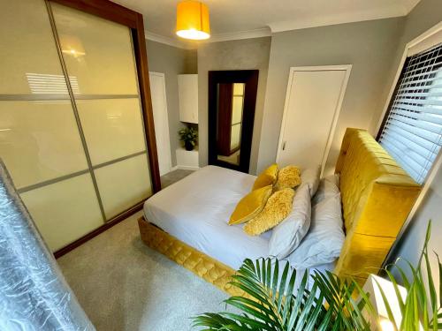 Picture of Cozy Two Bedroom - A Stroll From Gardens To Beach - With Parking