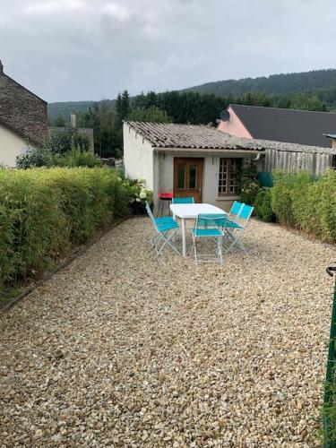 Maison agréable avec parking Bogny sur Meuse gîte à louer Château-Regnault