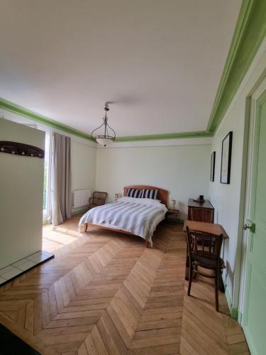 Manoir Le Parc near Paris & Disneyland in Villevaude (Ile-de-France)