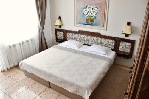 One-Bedroom Apartment (2 Adults + 2 Children) image 7