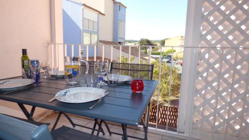 One-Bedroom Apartment room in Appartement T2 climatisé 4 couchages Les Balcons de la Méditerranée
