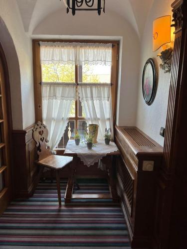 บริการและสิ่งอำนวยความสะดวก, โรงแรม ชเรนคอฟ (Hotel Schrenkhof) in อันเตอร์ฮาชิง