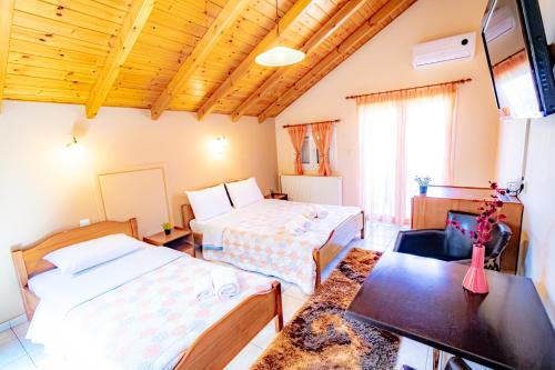 Tsironis Rooms - image 11