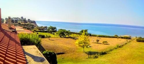 MARONIA Villa in Platanitis Maronia