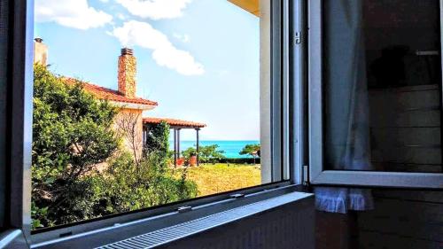 MARONIA Villa in Platanitis Maronia