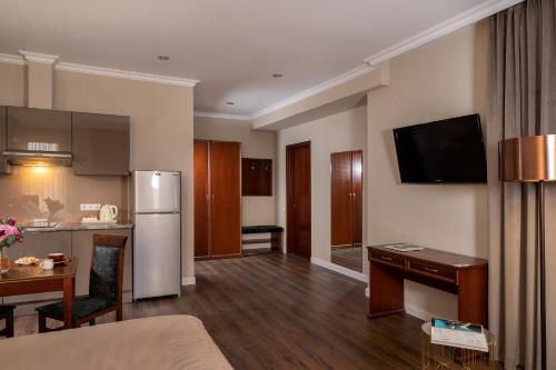 Greguar Hotel - image 13