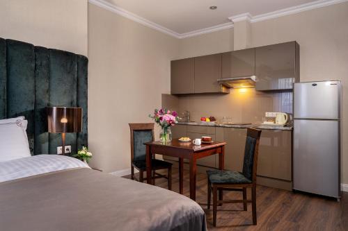 Greguar Hotel - image 9