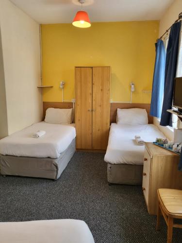 Tulip Hotel Blackpool - image 13