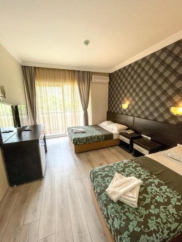 CASTLE PARK HOTEL Room Type - Double Room