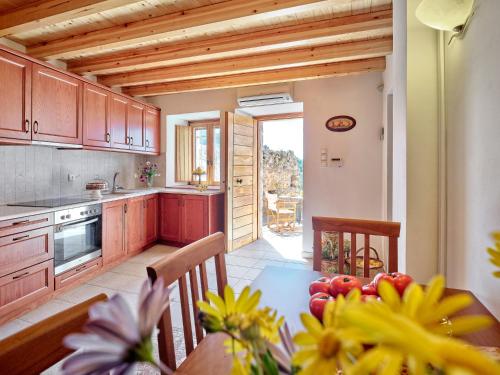  Petreas Castle in Kardhamili