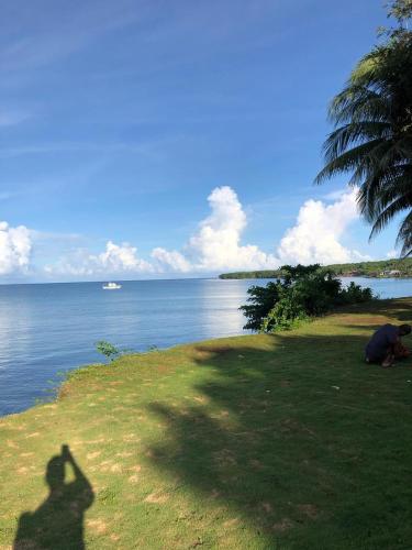 沙滩, 阳光酒店 (Sunshine Hotel) in 小马伊斯群岛