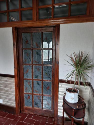The Golden Lion Hotel - image 14