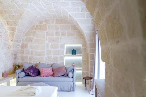 Vico Bianco Raro Smart Rooms Collection – Ostuni, AR