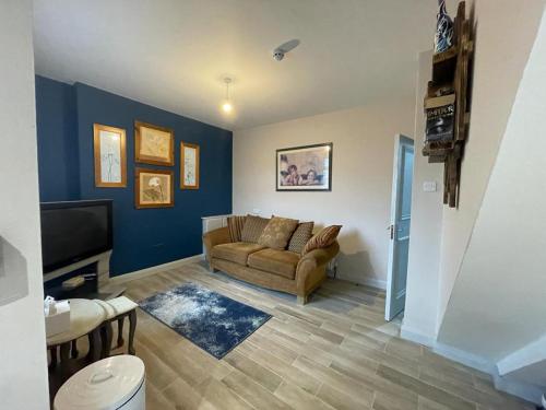 The Corner House. Derry City. 3 bed, sleeps 6.