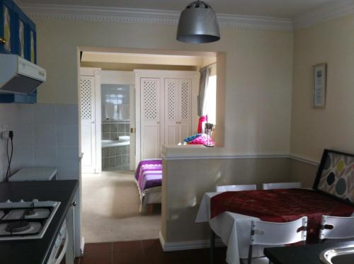Birkenhead Manor Room Type - Family Room