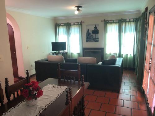Casa en B° Tres Cerritos, Salta Capital. Alquiler Temporal in 트레스 세리토스